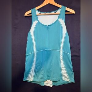 The North Face women’s 1/2 zip cycling tank Size small
